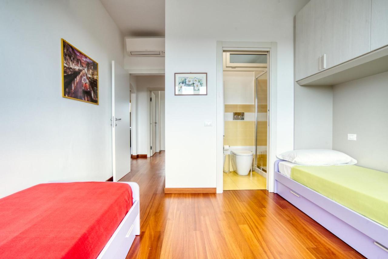 Caseospitali - Casa Park View, Ampio Trilocale Per Famiglie Sul Parco Milan Luaran gambar