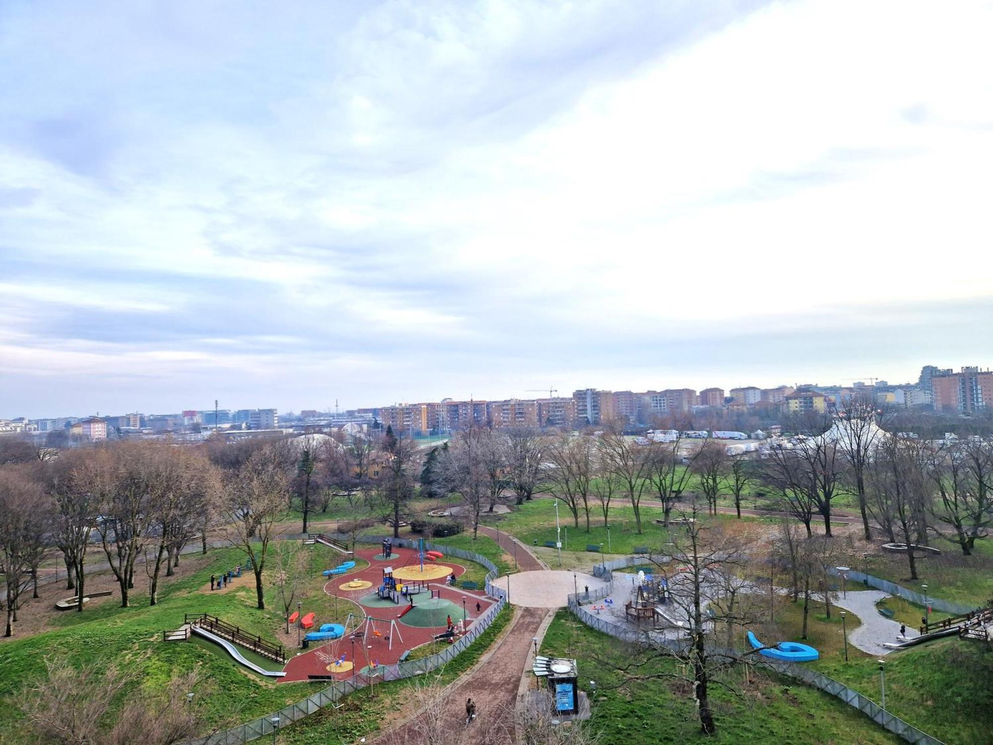 Caseospitali - Casa Park View, Ampio Trilocale Per Famiglie Sul Parco Milan Luaran gambar